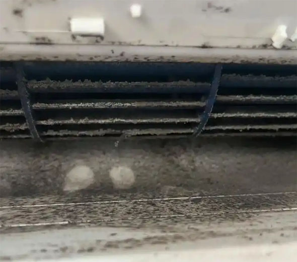 来宾市空调吹的风有股烧焦味是怎么回事